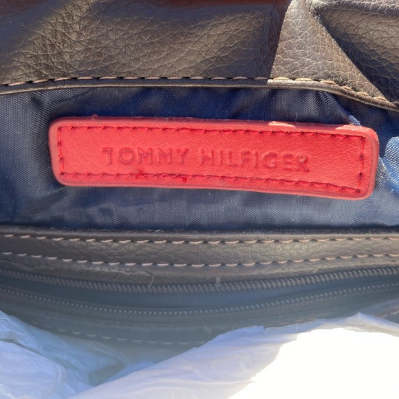 Brand new Tommy Hilfiger mini tote bag - Picture 6 of 8